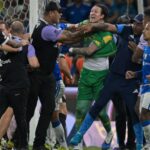 Kerusuhan di Final Campeonato Mineiro antara Cruzeiro vs Atletico Mineiro: 23 Pemain Dapat Kartu Merah